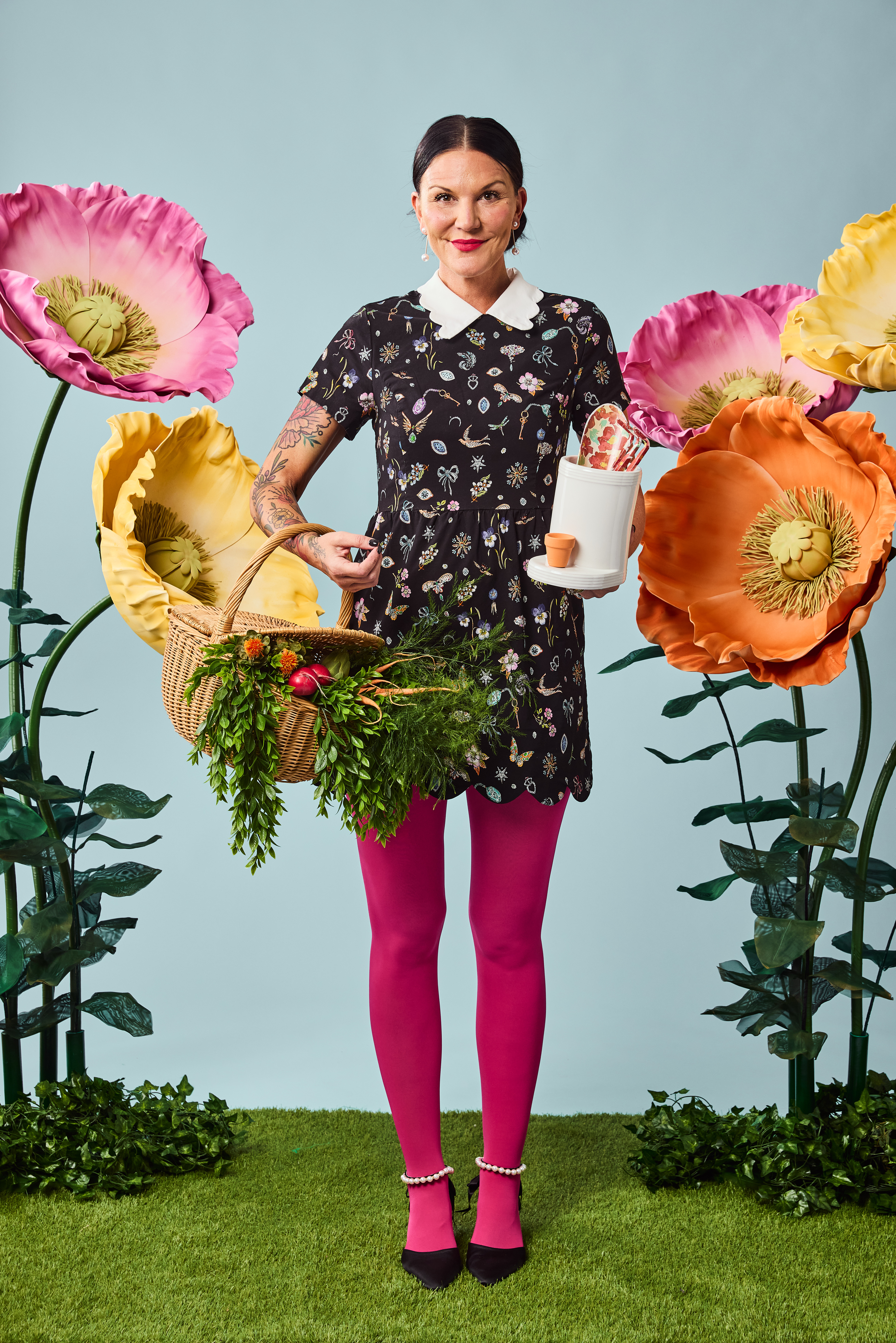 H9-utensil crock, A423- can you dig it?