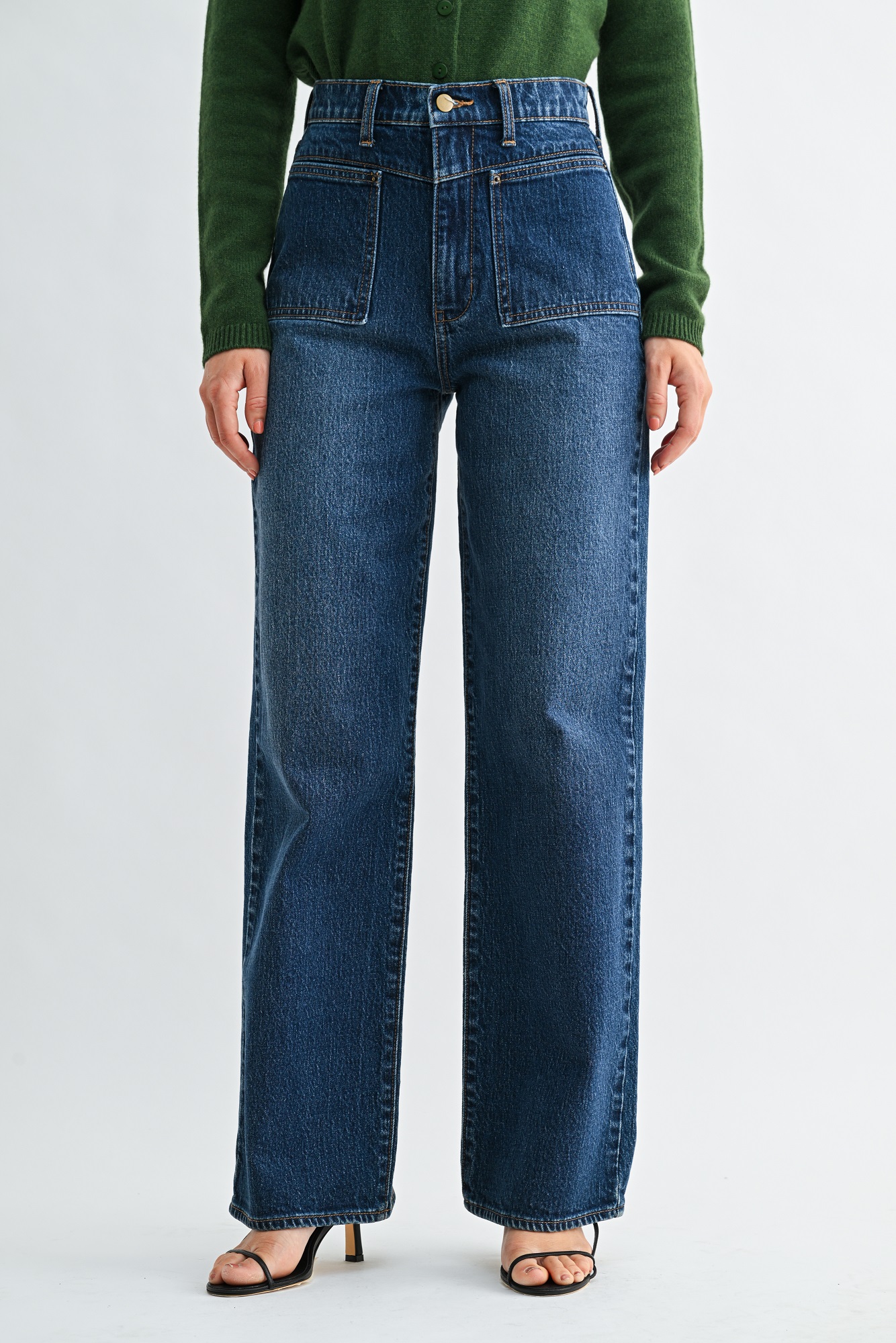 SQUARE PATCH POCKET STRAIGHT