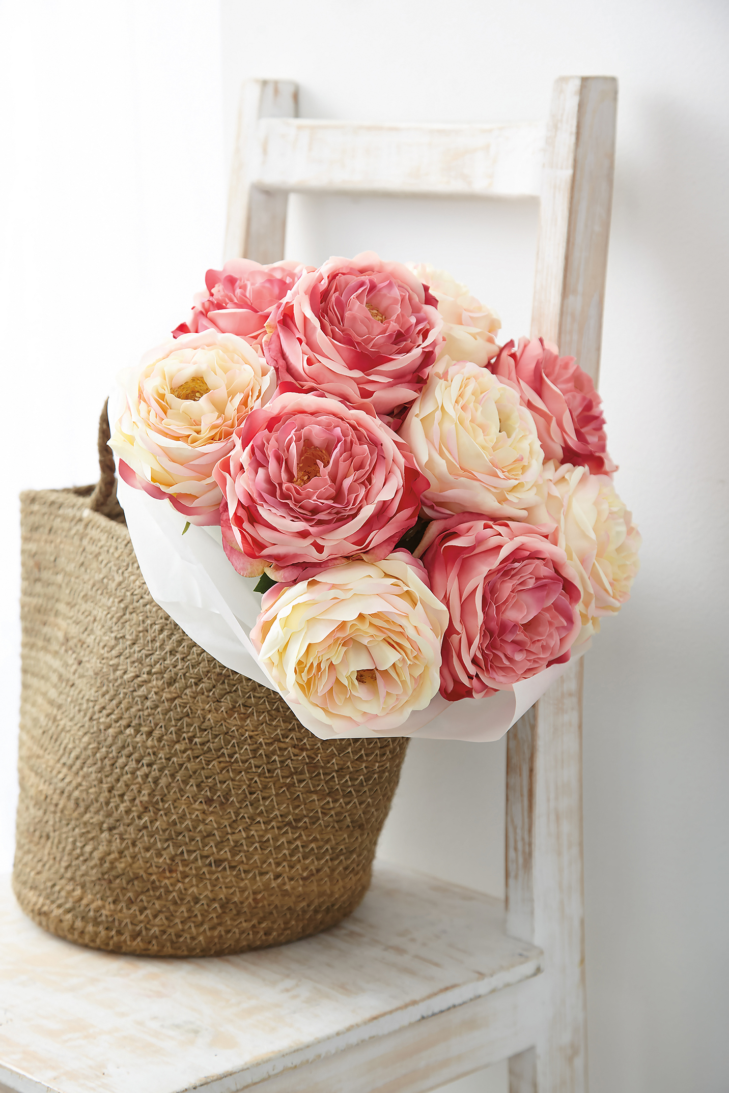 Create a fresh looking rose bouquet with cabbage rose item FSR839