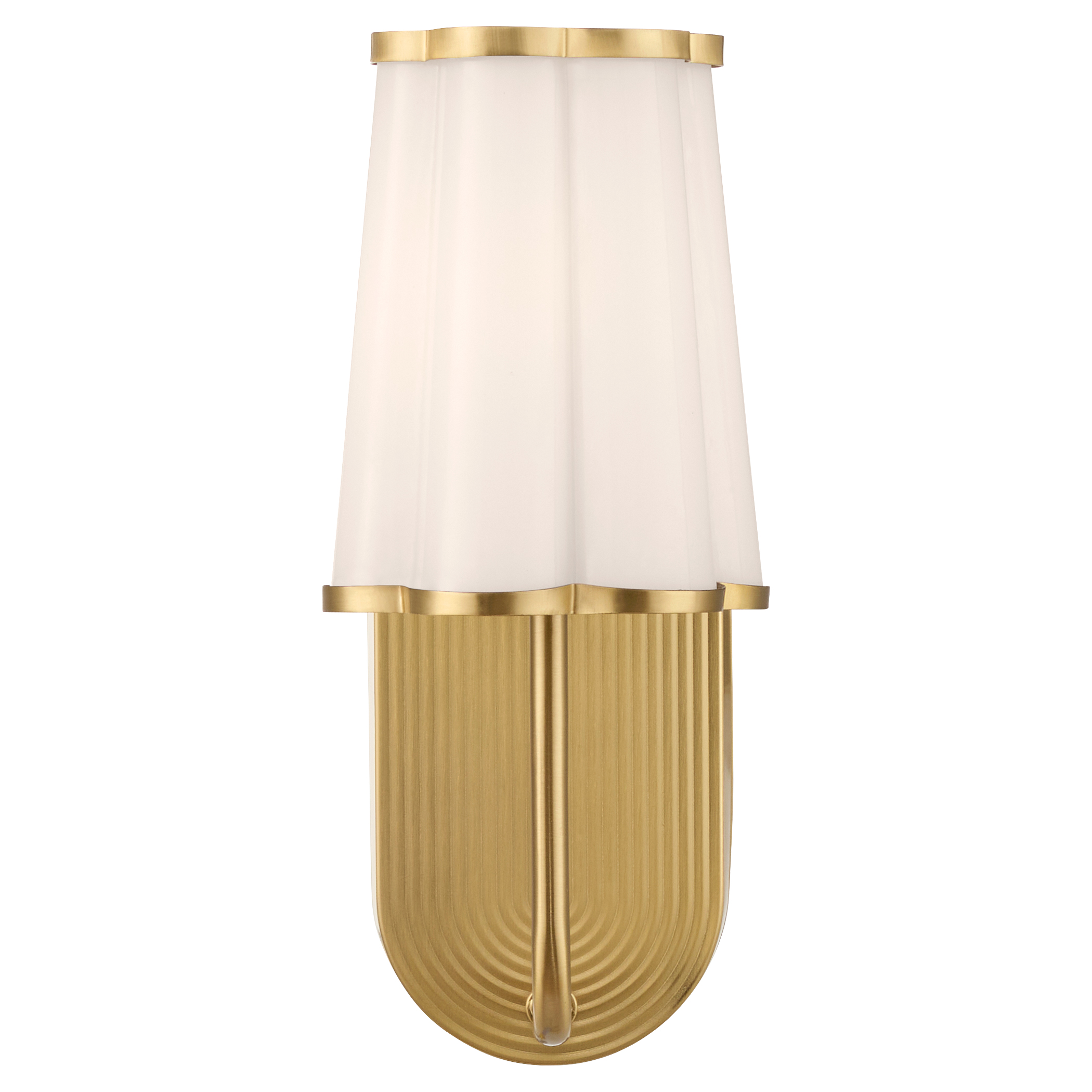 Belinder reflects Tamara Day’s “laid-back luxe” style with a scalloped glass shade and ribbed backplate. This 1-light wall mount adds modern, refined elegance to any interior.