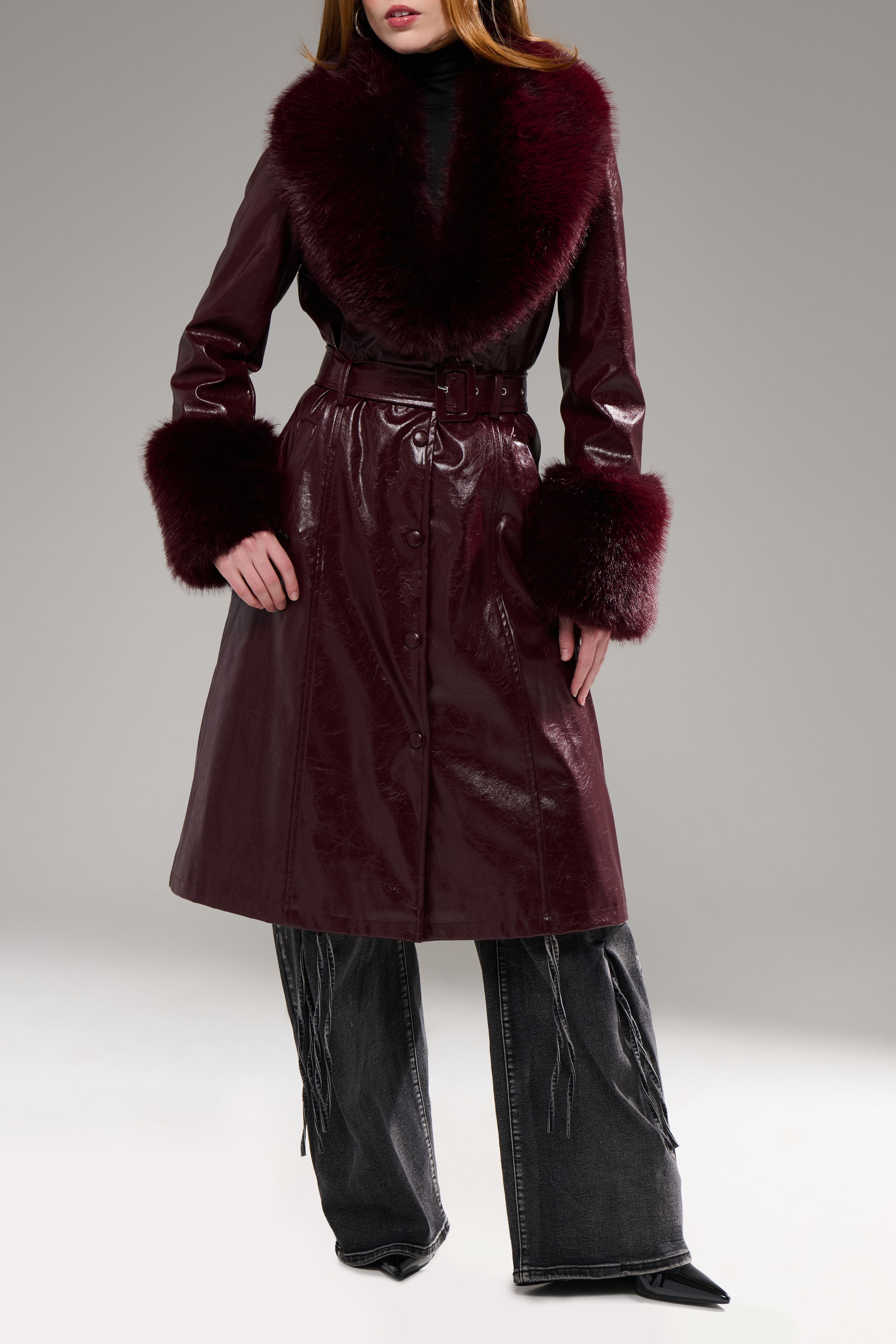 Detachable Fur makes this easy to change up for the season