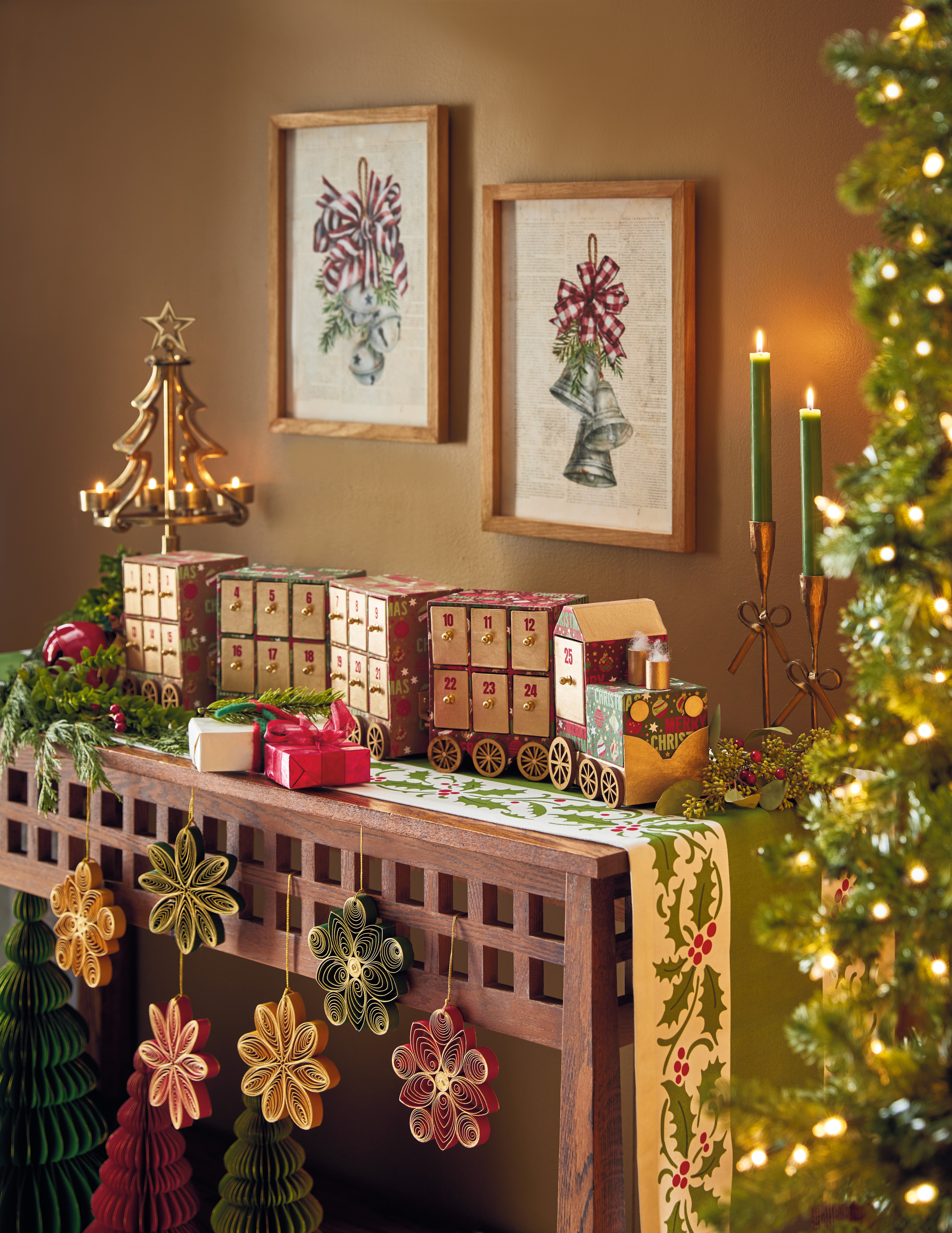 Vintage inspired décor with an inviting touch of nostalgia. Cozy details, warm finishes, and timeless Christmas icons create a homey, heartfelt holiday story.