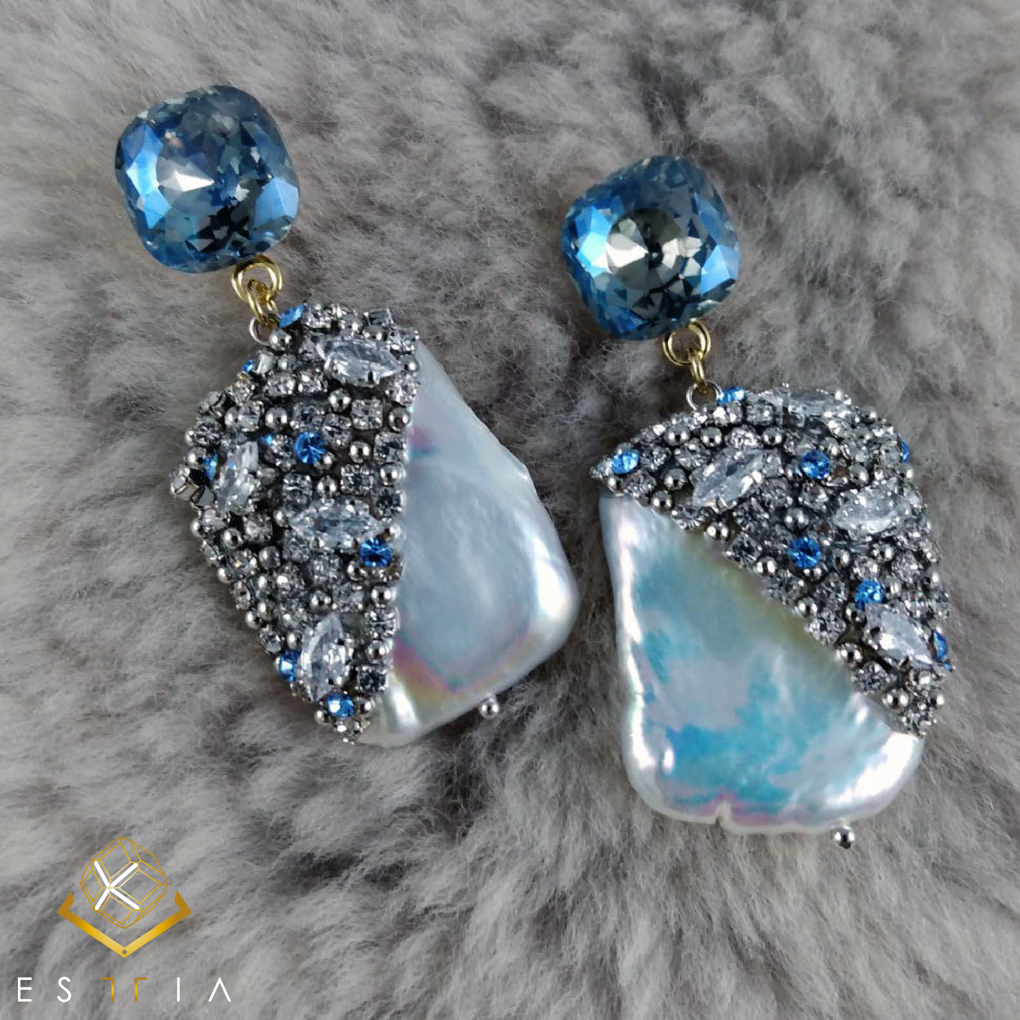 Mani Earring