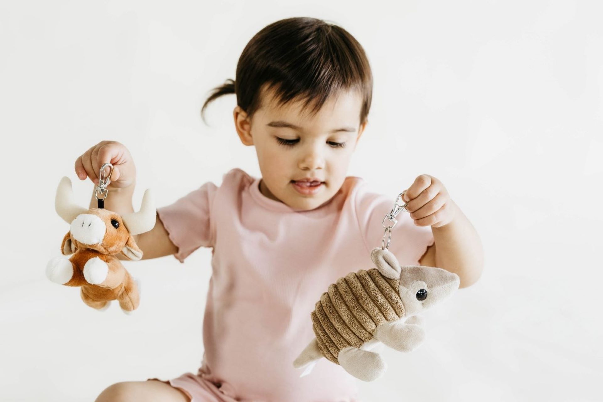 6" Longhorn and Armadillo Backpack Clips