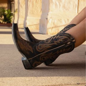 Rustic Beige Black Embroidered Boot Named Nevada Stitch L4074-1